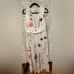 White V-Neck Maxi Dress with floral detail Size X-Large ITEM# 1018